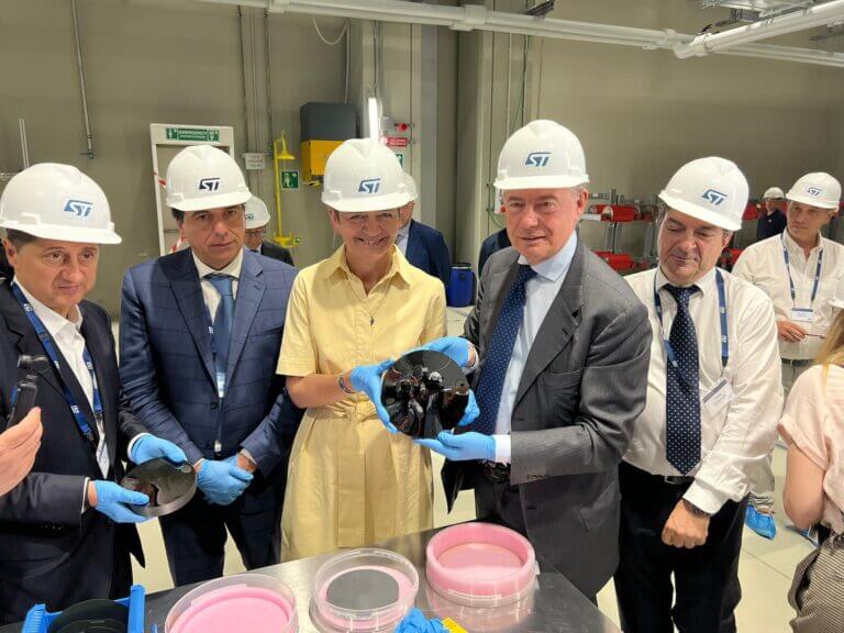 STMicroelectronics investe 5 miliardi in nuovo stabilimento a Catania