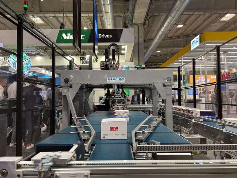 Meno hardware, più flessibilità e più efficienza grazie al PLC virtualizzato di Sew-Eurodrive e Clevertech Group