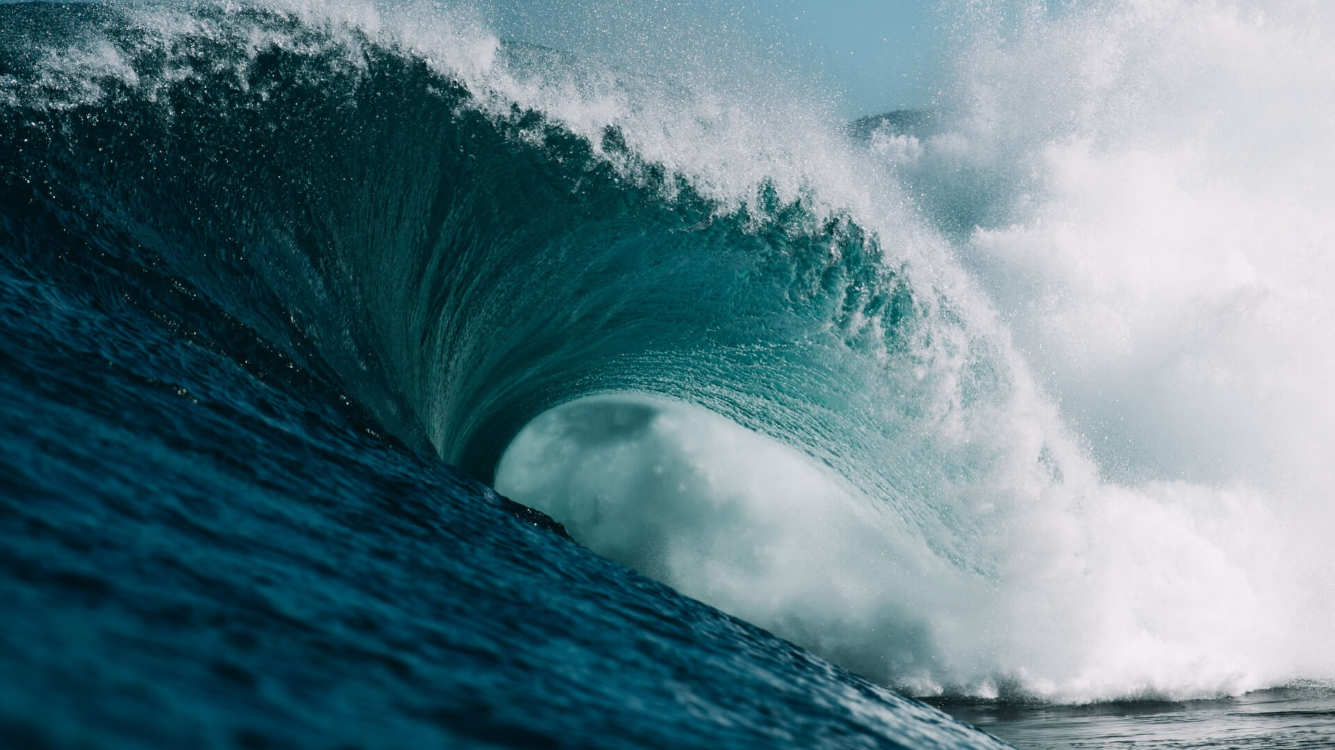 big wave disruption Shutterstock_1914988075