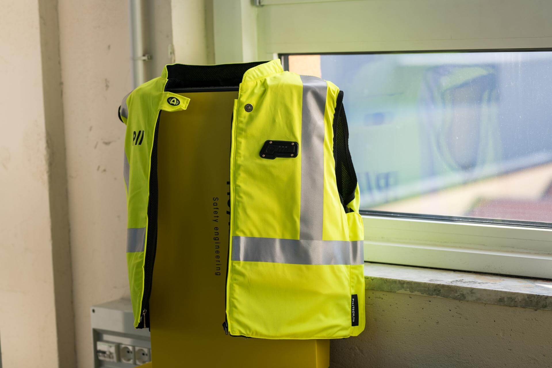 Smart Safety Jacket Protechto