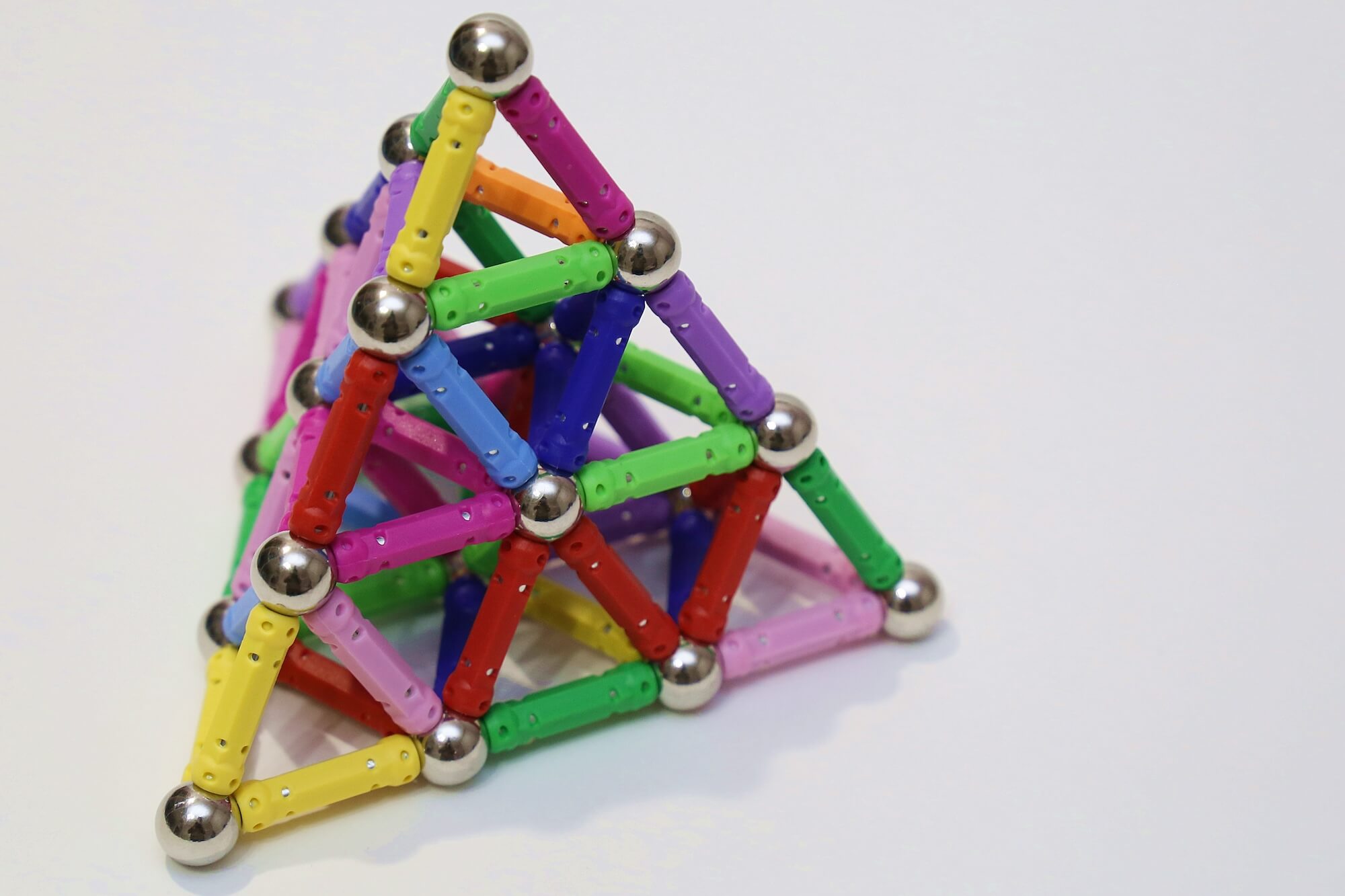 Multi-colored,Volumetric,Figure,Of,Magnetic,Balls,And,Sticks