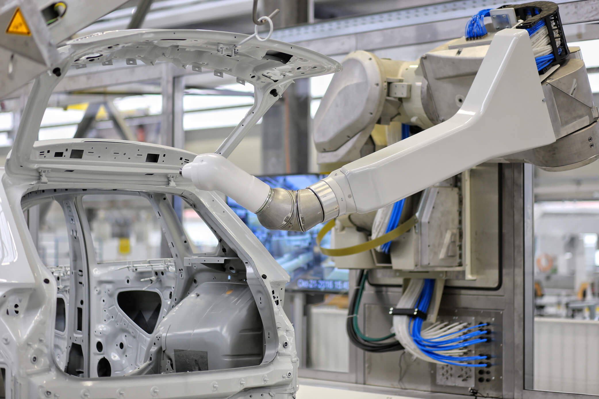 Volkswagen migliora la verniciatura delle scocche e la rende più sostenibile con l’automazione