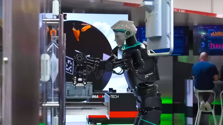 CognitiveManufacturing_AI_behind_robotics